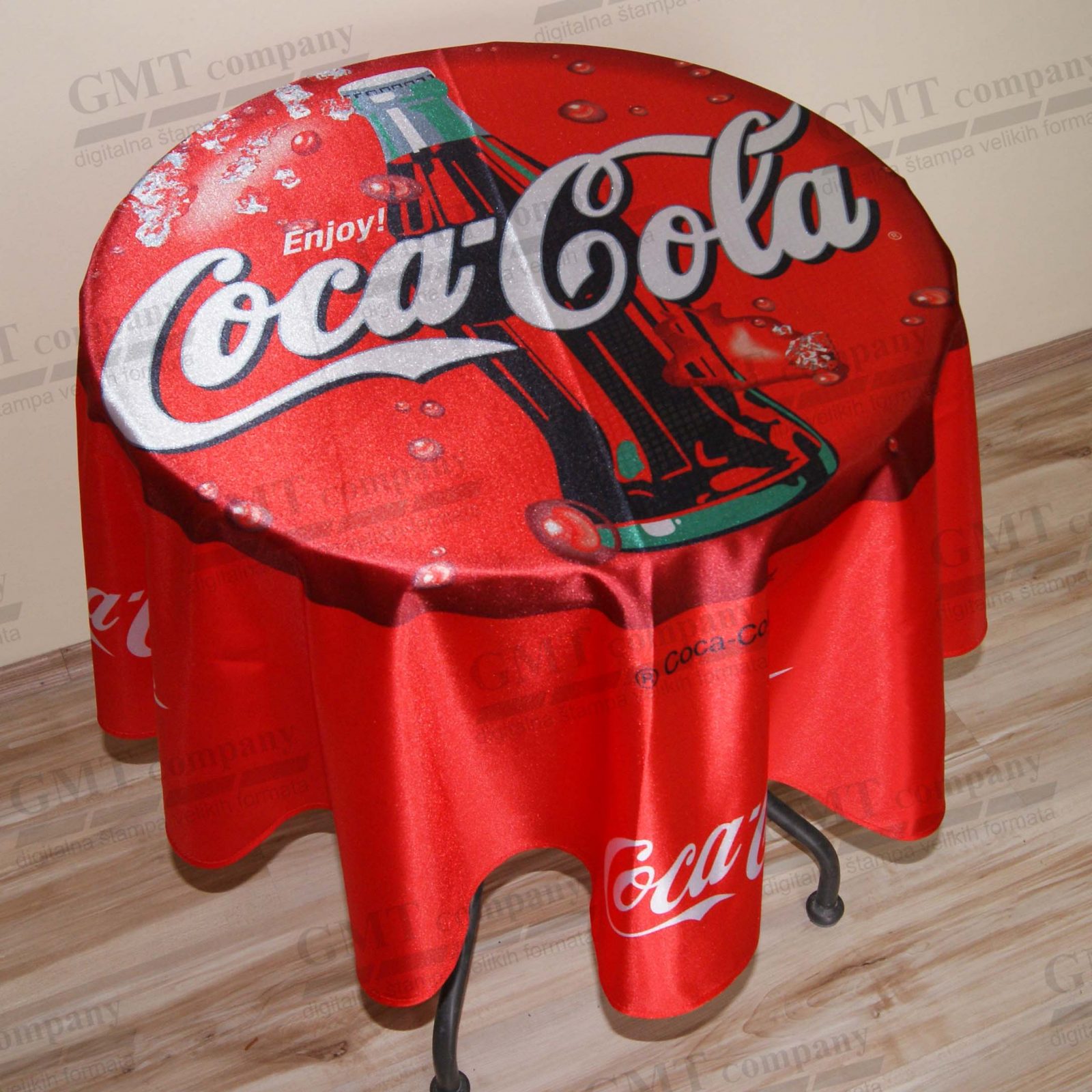 Reklamni tekstilni stolnjak Coca-Cola